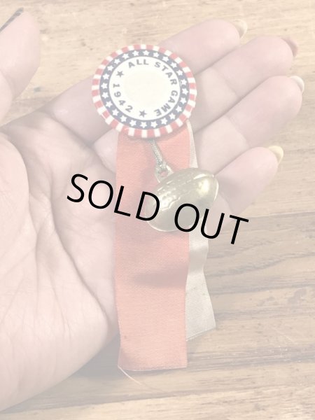 カレッジ物のフットボール大会の40’sヴィンテージ缶バッチ