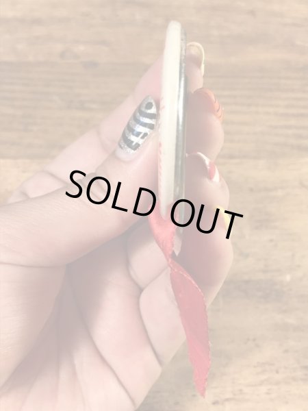 ユニバーシティ物のフットボールイベントの30年代ビンテージ缶バッジ