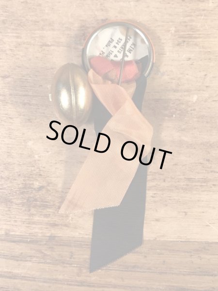 ユニバーシティ物のフットボールイベントの40’sヴィンテージ缶バッチ