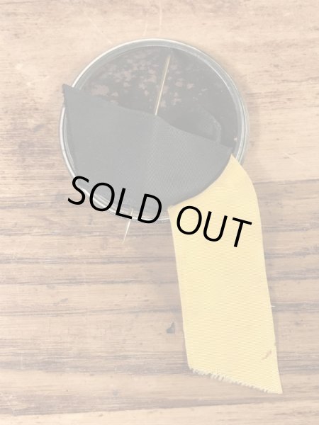 カレッジ物のフットボールイベントの50’sヴィンテージ缶バッチ