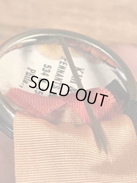 カレッジ物のフットボール大会の40年代ビンテージ缶バッジ