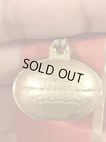 カレッジ物のフットボール大会の40年代ビンテージ缶バッジ