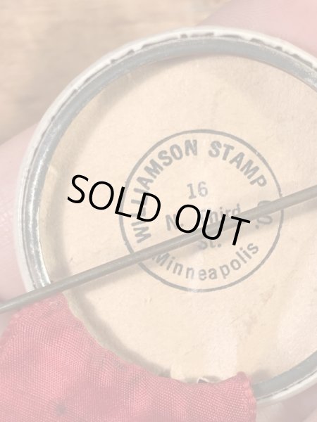 ユニバーシティ物のフットボールイベントの30’sヴィンテージ缶バッチ