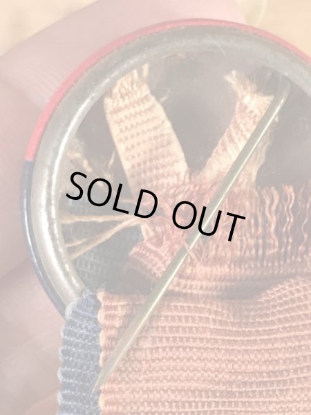 カレッジ物のフットボール大会の40’sヴィンテージ缶バッチ