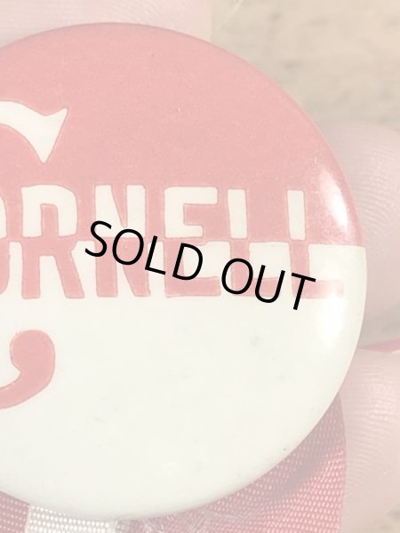 ユニバーシティ物のフットボール大会の40年代ビンテージ缶バッジ