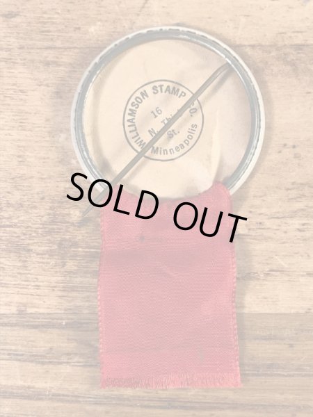 ユニバーシティ物のフットボールイベントの30’sヴィンテージ缶バッチ