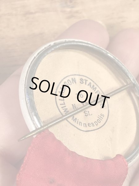 ユニバーシティ物のフットボールイベントの30’sヴィンテージ缶バッチ