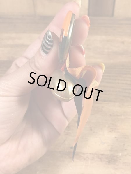 ユニバーシティ物のフットボールイベントの40’sヴィンテージ缶バッチ