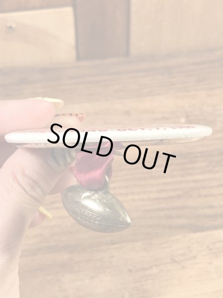 カレッジ物のフットボールイベントの60’sヴィンテージ缶バッチ