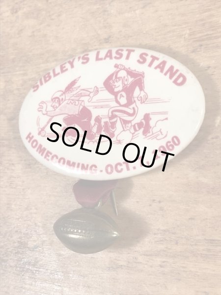 カレッジ物のフットボールイベントの60’sヴィンテージ缶バッチ