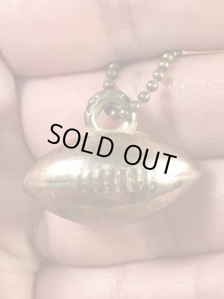 カレッジ物のフットボール大会の50〜60年代ビンテージ缶バッジ