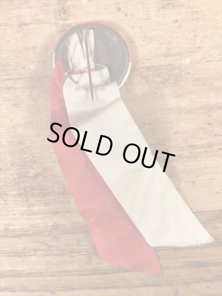 ユニバーシティ物のフットボール大会の40年代ビンテージ缶バッジ