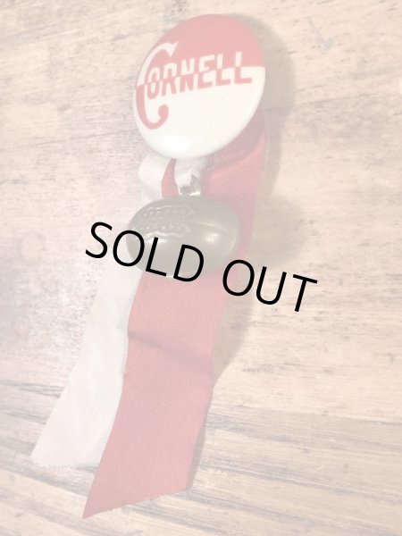 ユニバーシティ物のフットボール大会の40年代ビンテージ缶バッジ