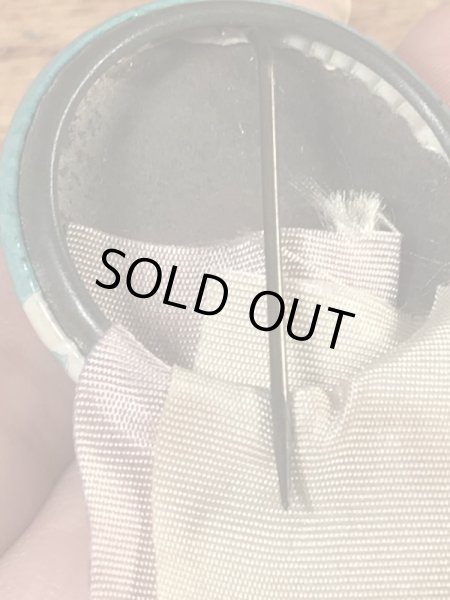 ユニバーシティ物のフットボール大会の40年代ビンテージ缶バッジ