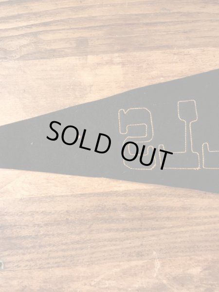 ユニバーシティ物のフェルト製の30〜40年代ビンテージペナント