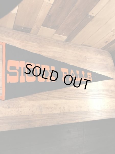 ユニバーシティ物のフェルト製の30〜40年代ビンテージペナント