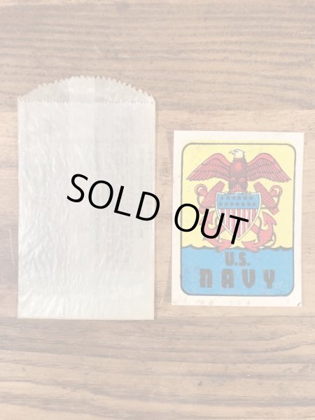 Baxter Lane社製のUSネイビーの60年代ビンテージ水張りステッカー