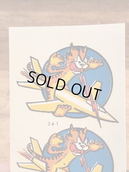 Impko社製の稲妻キャットの60年代ビンテージ水張りステッカー