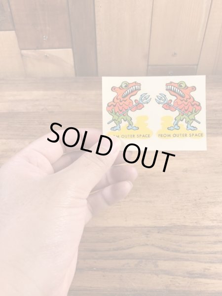 Impko社製のフロムアウタースペースの60年代ビンテージ水張りステッカー