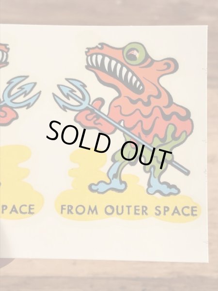 Impko社製のフロムアウタースペースの60年代ビンテージ水張りステッカー