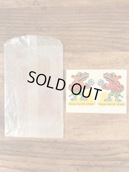 Impko社製のフロムアウタースペースの60年代ビンテージ水張りステッカー