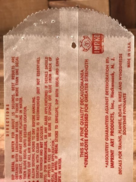 Impko社製のバードの60年代ビンテージ水張りステッカー