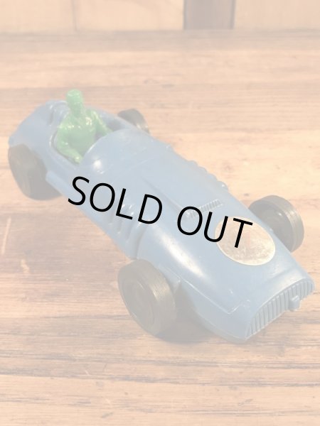 スピードレーサーのプラスチック製の50〜60年代ビンテージカートイ