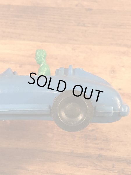 スピードレーサーのプラスチック製の50〜60年代ビンテージカートイ