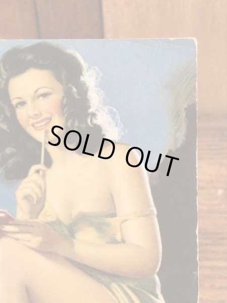 Notes To You!のメッセージが書かれたピンナップガールの40’sヴィンテージカード