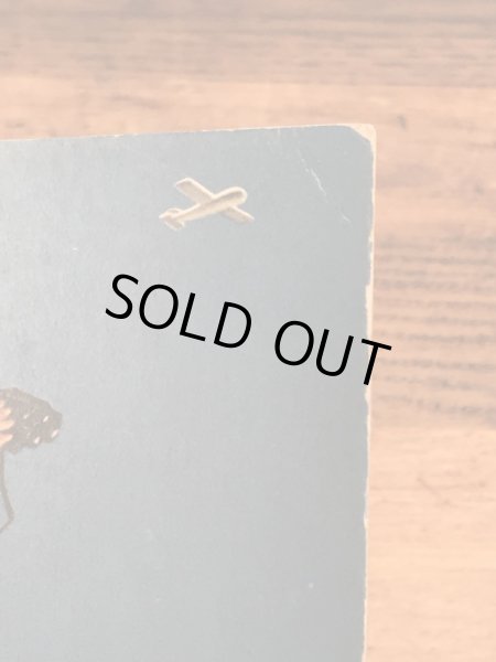 Boy,You Can See A Lot From Hereのメッセージが書かれたピンナップガールの40’sヴィンテージカード