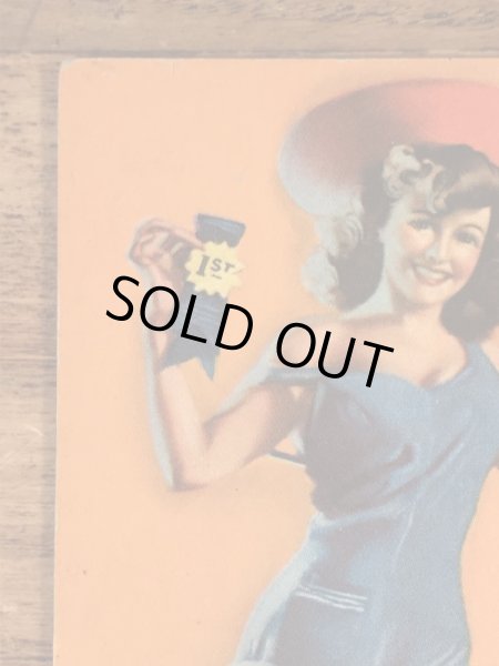 Zoe Mozertが描いたピンナップガールの40年代ビンテージカード