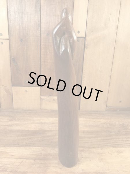 フィグサインの木彫りの70年代ビンテージ置物