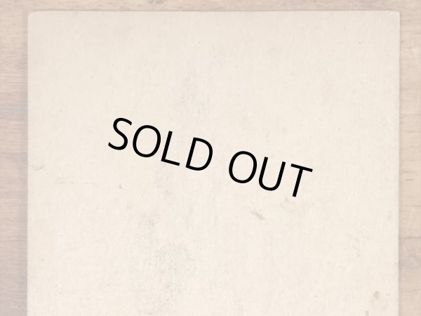 Earl Moranが描いたピンナップガールの40年代ビンテージカード