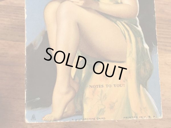 Notes To You!のメッセージが書かれたピンナップガールの40’sヴィンテージカード