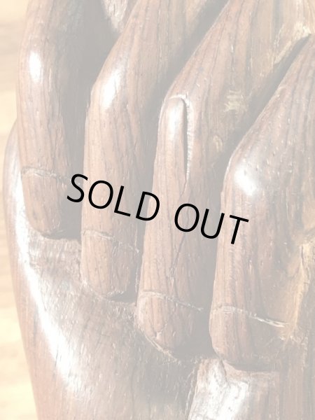 フィグサインの木彫りの70年代ビンテージ置物