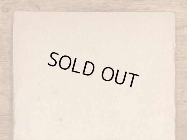 Zoe Mozertが描いたピンナップガールの40年代ビンテージカード