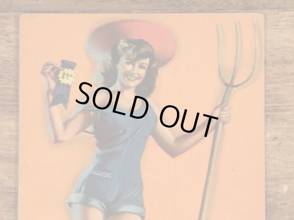 Zoe Mozertが描いたピンナップガールの40年代ビンテージカード