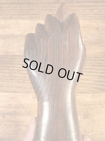 フィグサインの木彫りの70年代ビンテージ置物