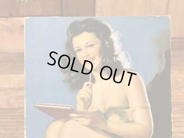 Zoe Mozertが描いたピンナップガールの40年代ビンテージカード