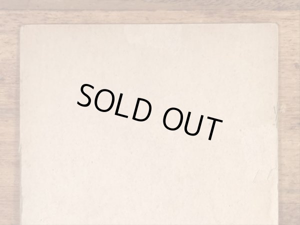 Zoe Mozertが描いたピンナップガールの40年代ビンテージカード