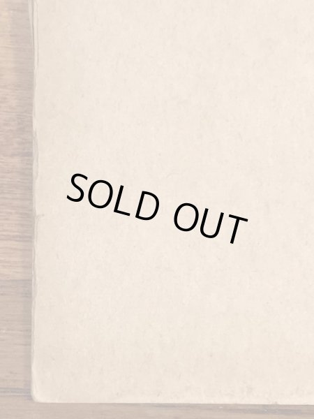 Zoe Mozertが描いたピンナップガールの40年代ビンテージカード