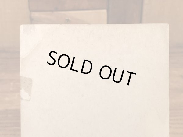 Zoe Mozertが描いたピンナップガールの40年代ビンテージカード