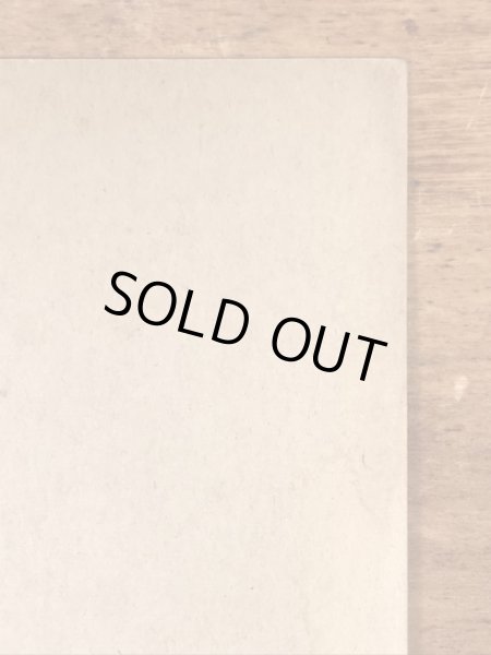 Notes To You!のメッセージが書かれたピンナップガールの40’sヴィンテージカード