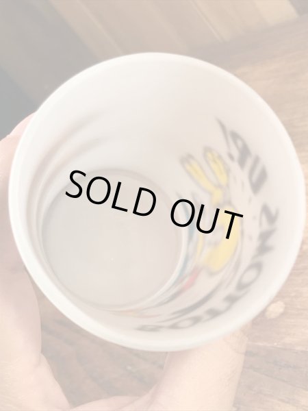 “Bottoms Up!”のメッセージが書かれたキツツキのキャラクターの60年代ビンテージグラス