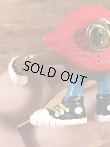 企業キャラクターのTang Lipsの80’sヴィンテージピンズ