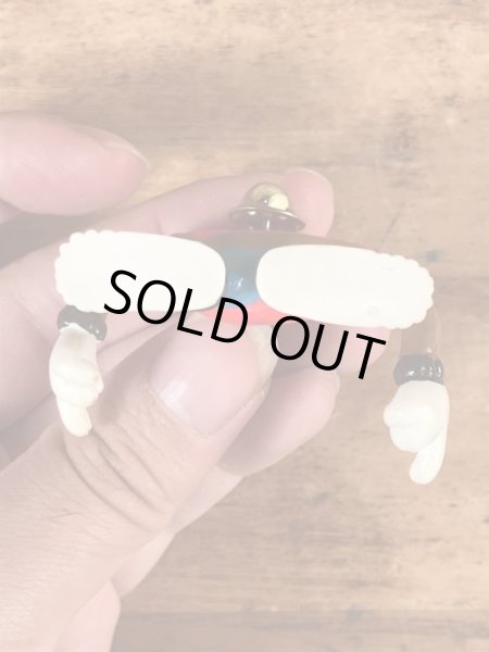 企業キャラクターのTang Lipsの80’sヴィンテージピンズ