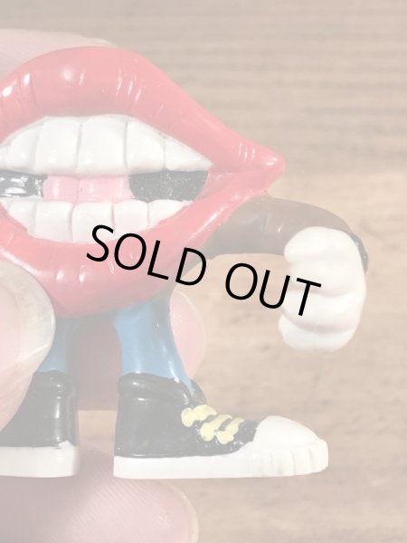 企業キャラクターのTang Lipsの80’sヴィンテージピンズ