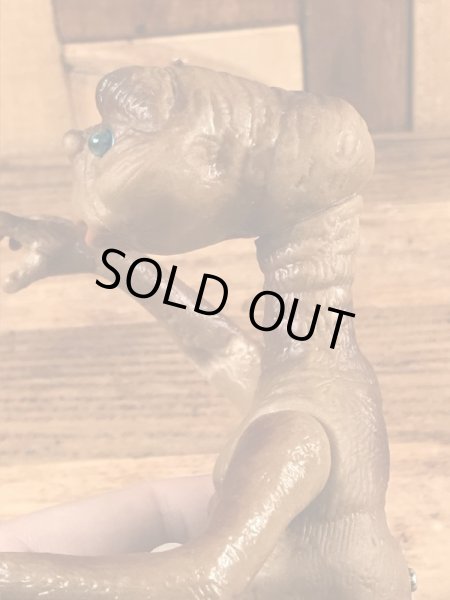 スイッチを入れると目が光るイーティーの80年代ビンテージフィギュア