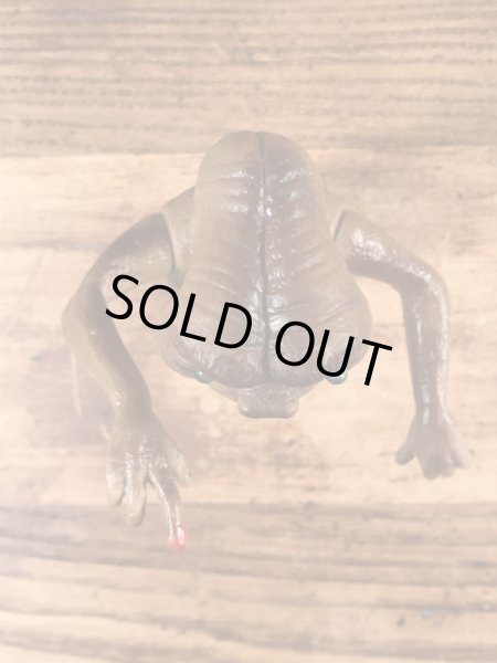 スイッチを入れると目が光るイーティーの80年代ビンテージフィギュア