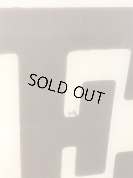 ケンタッキーフライドチキンのカーネルサンダースが描かれた70年代ビンテージ看板